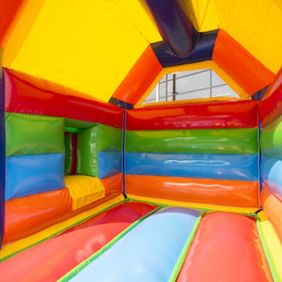 Springkussen huren Ede, Springkussen huren huur Barneveld, Amersfoort, Lunteren, Kootwijkerbroek, Stroe