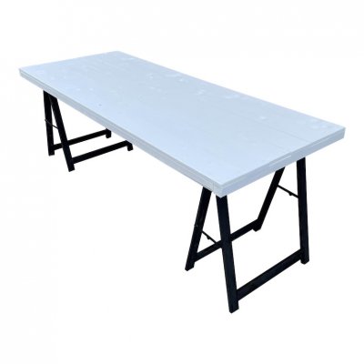 Witte tafel op zwarte schragen
